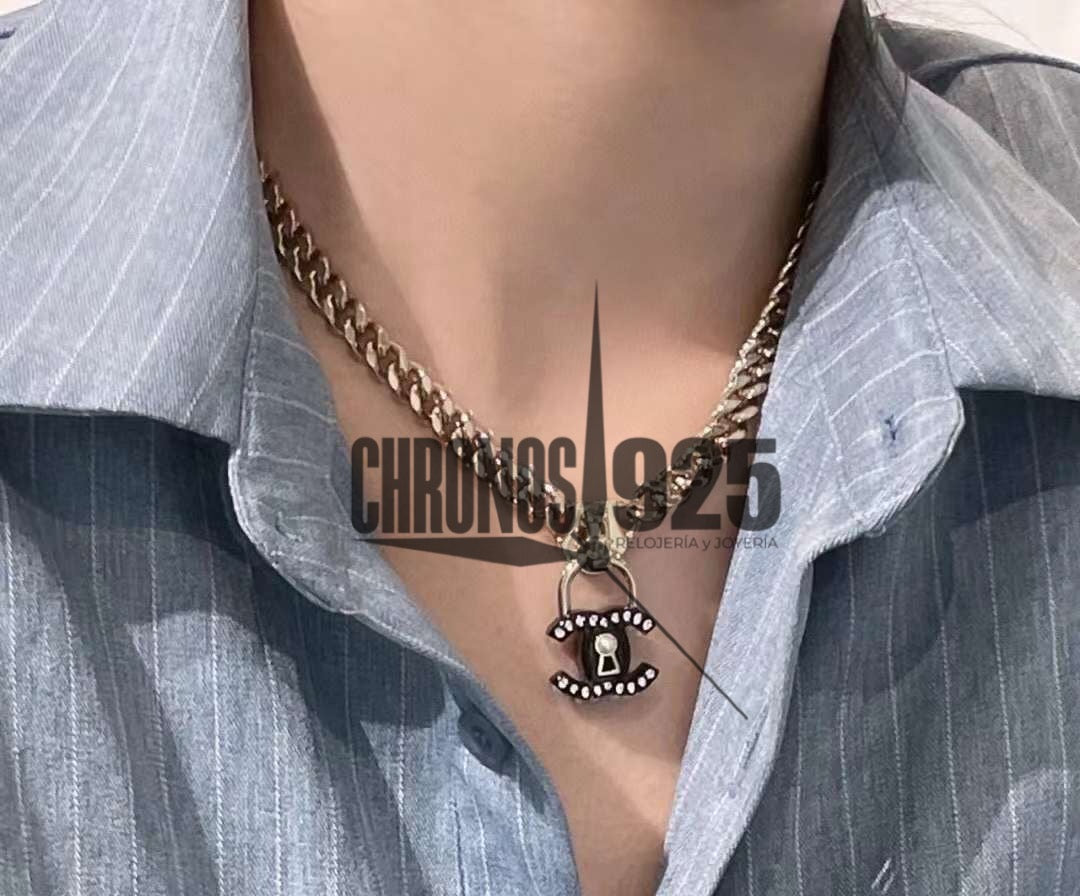 Collar Chanel