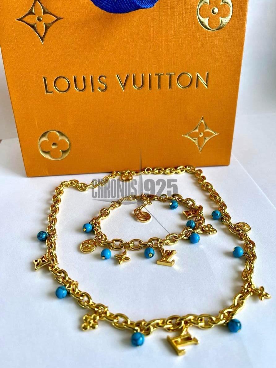 Collar y pulsera LV