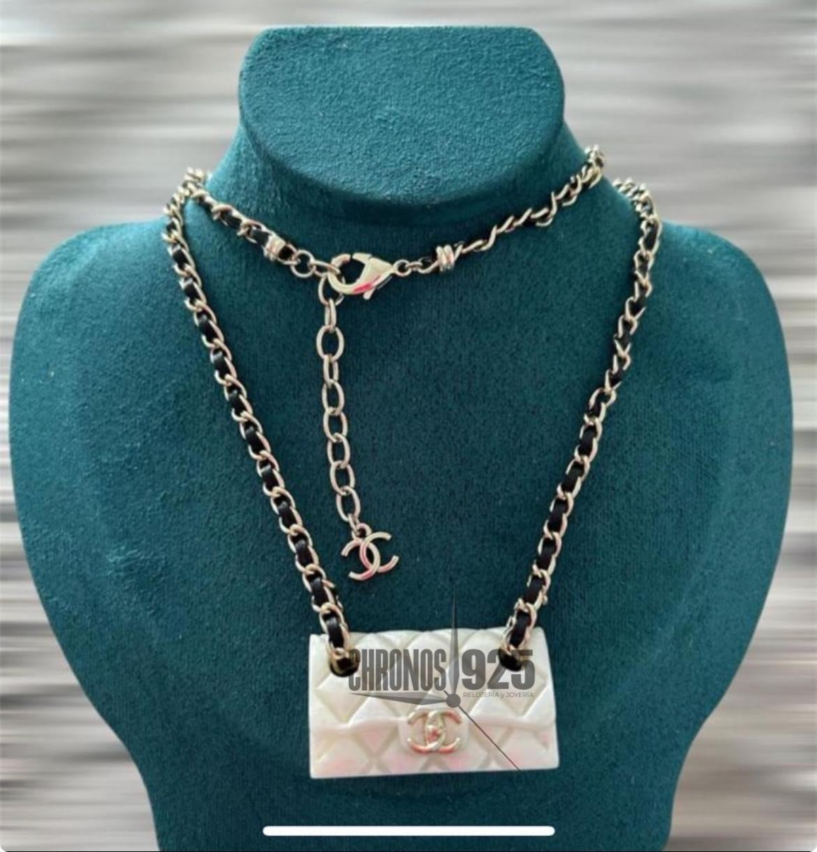 Chanel collar