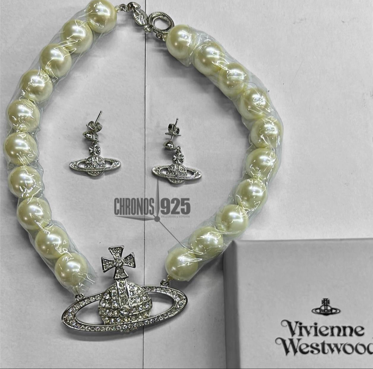 Gargantilla y aretes Vivienne Westwood